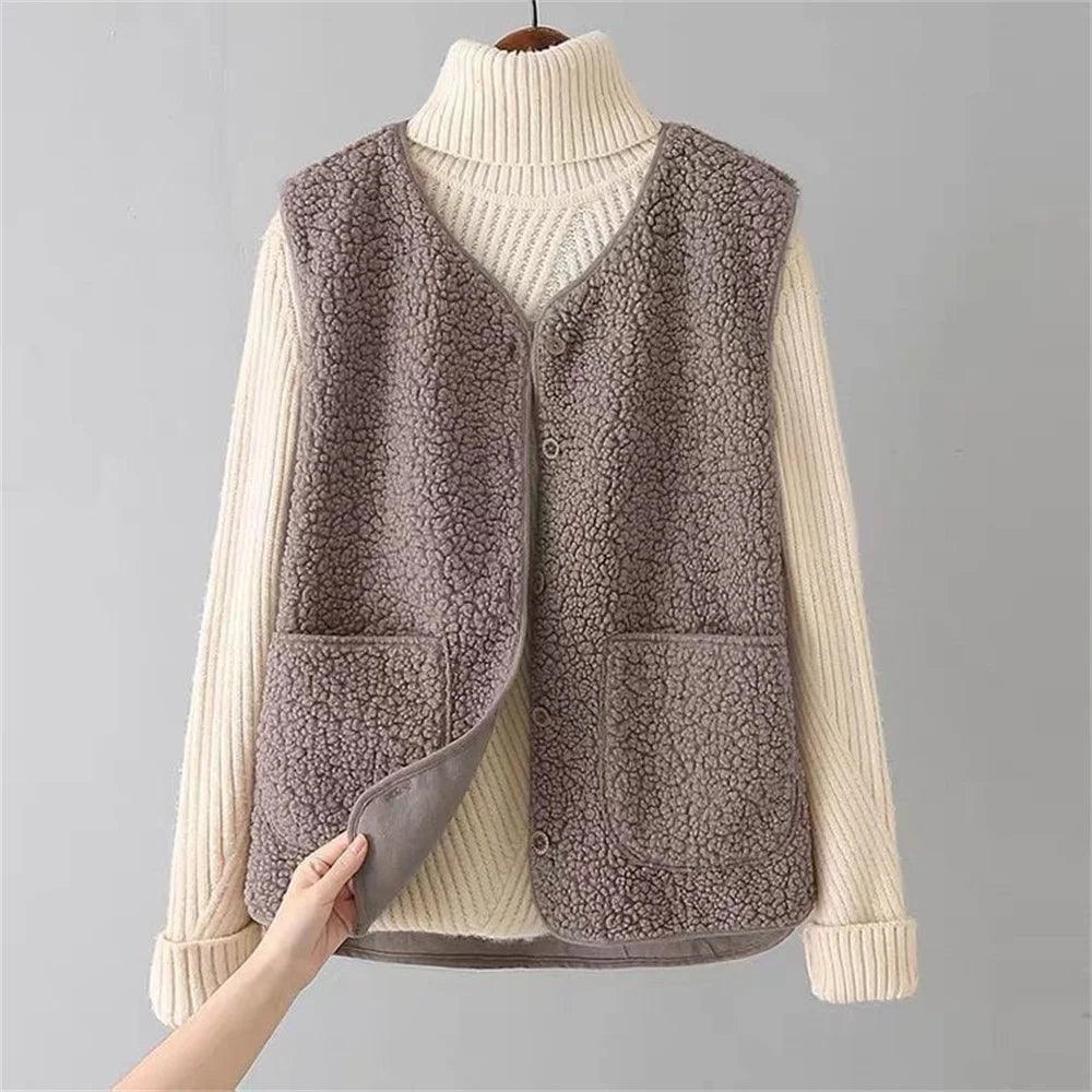 Blythe™ | Elegant Sherpa Vest for All Seasons